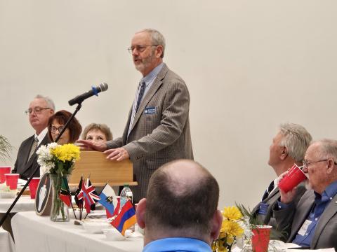 Barrie Lowe addresses the group at The Gideons Pastors’  Appreciation Banquet. 